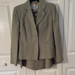 Stanley Blacker Women's Linen Suit in Light Olive.